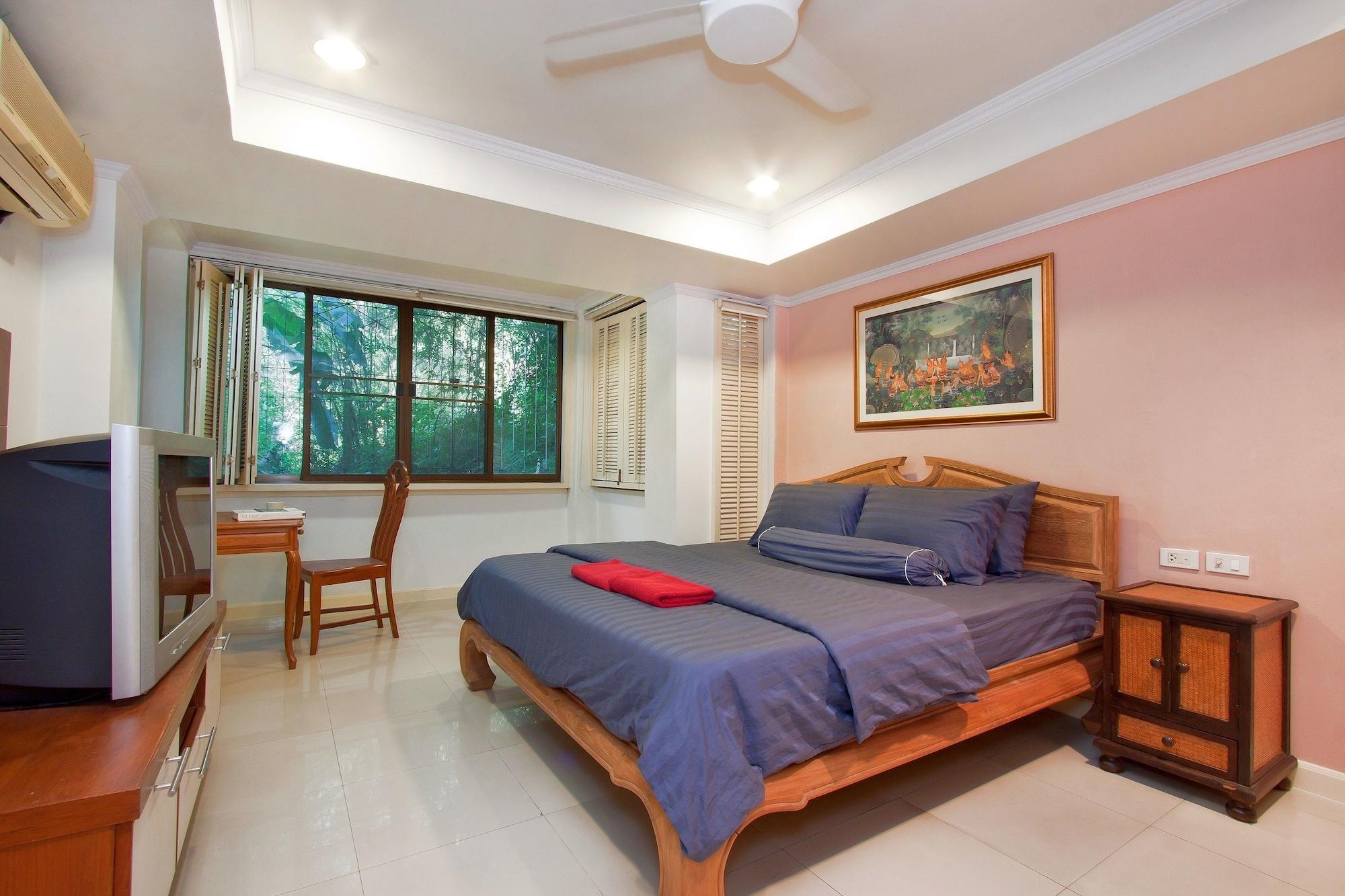 Argyle Apartments Pattaya Exterior photo