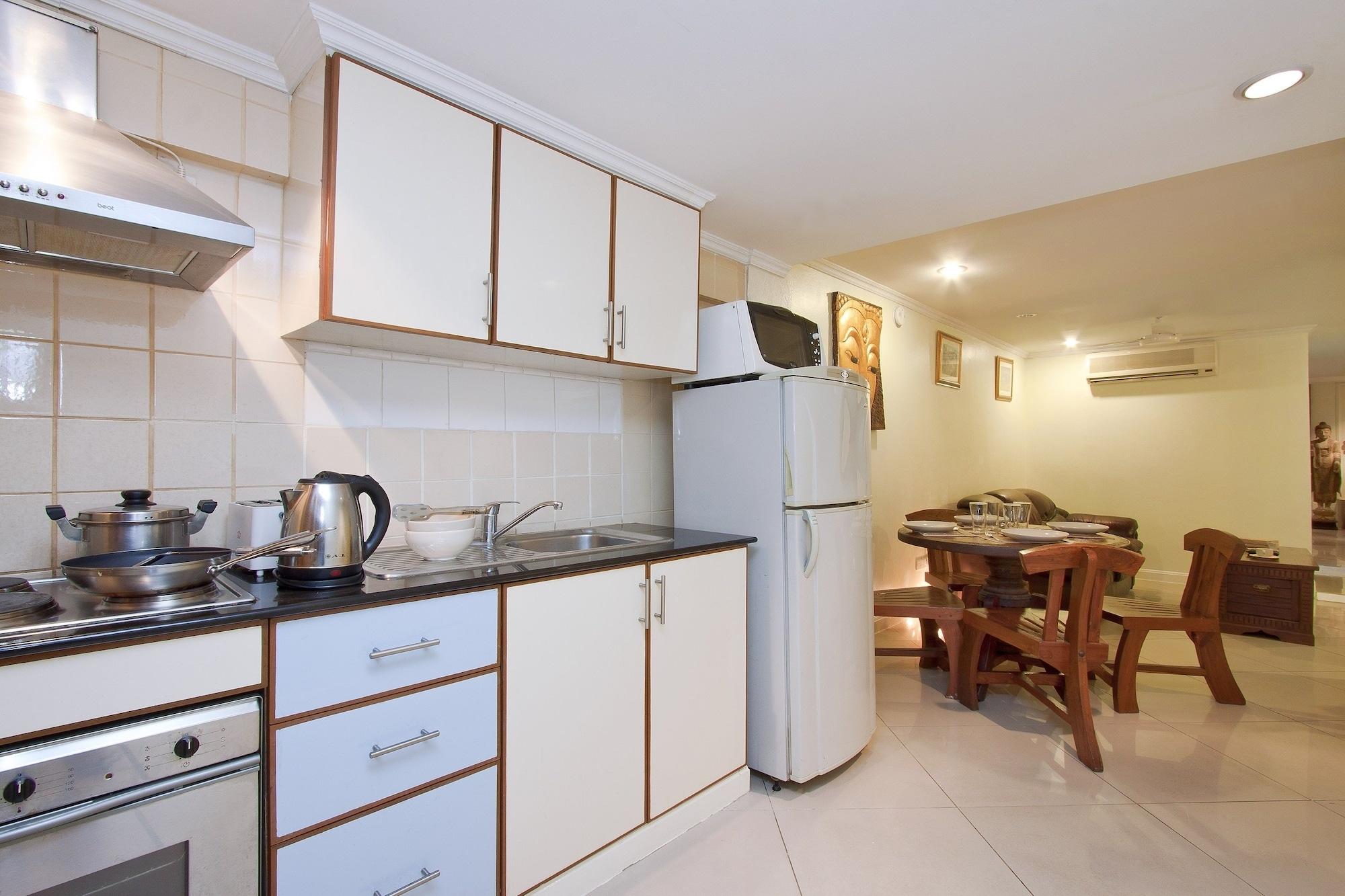 Argyle Apartments Pattaya Exterior photo