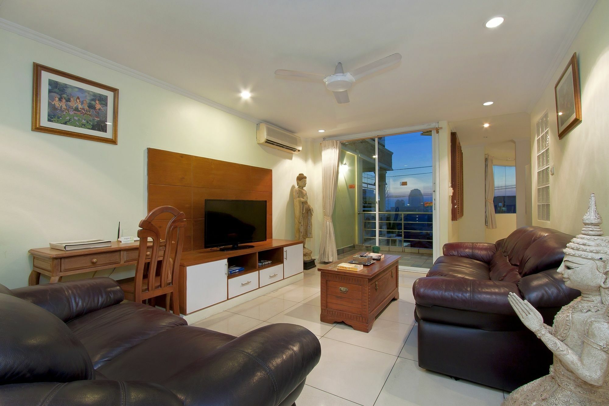 Argyle Apartments Pattaya Exterior photo